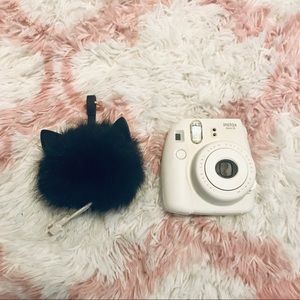 Cat Pom-Pom Portable Charger